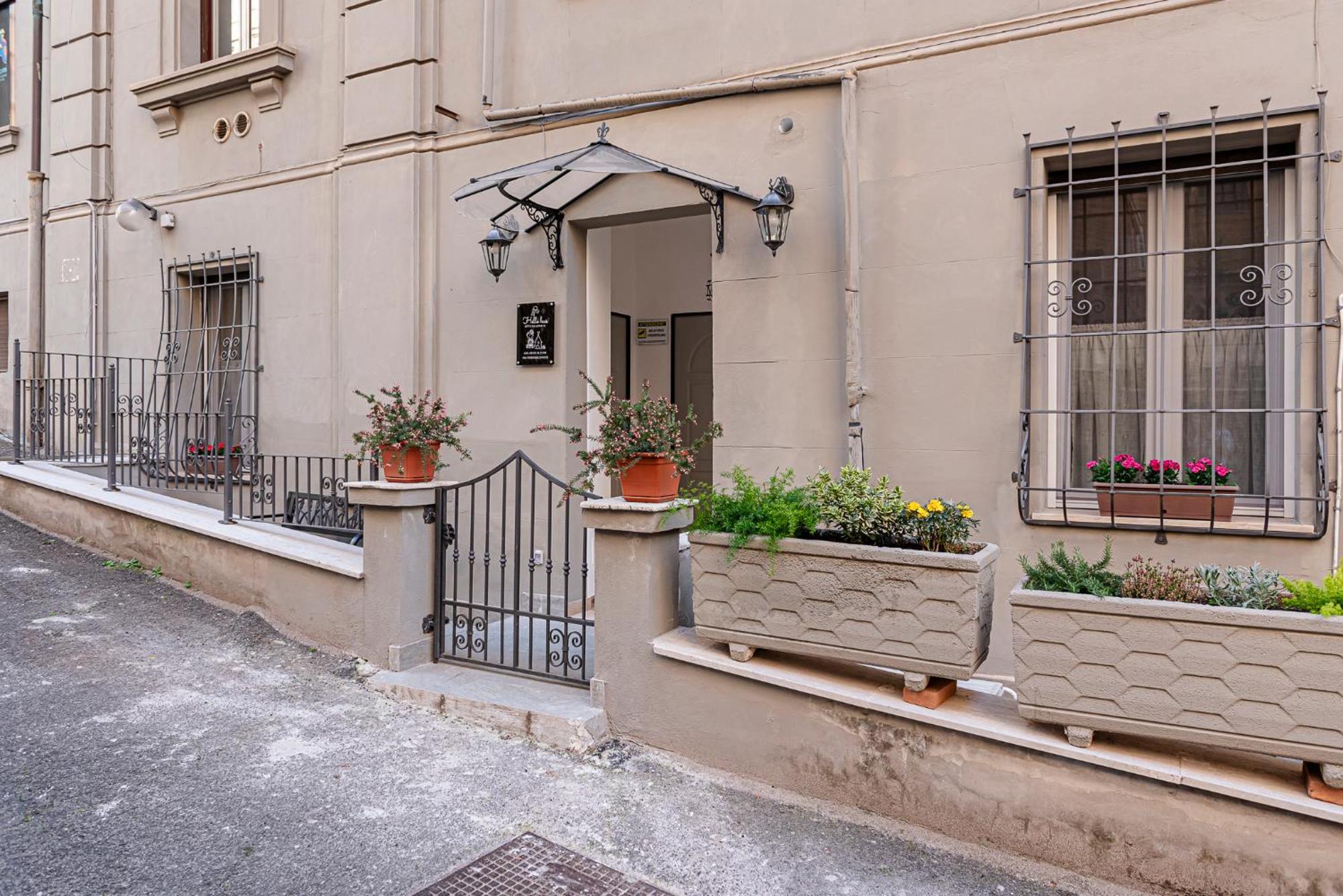Helle Hus Guest House - 200M From Piazza Bologna Metro And 10 Minutes From The Colosseum Экстерьер фото