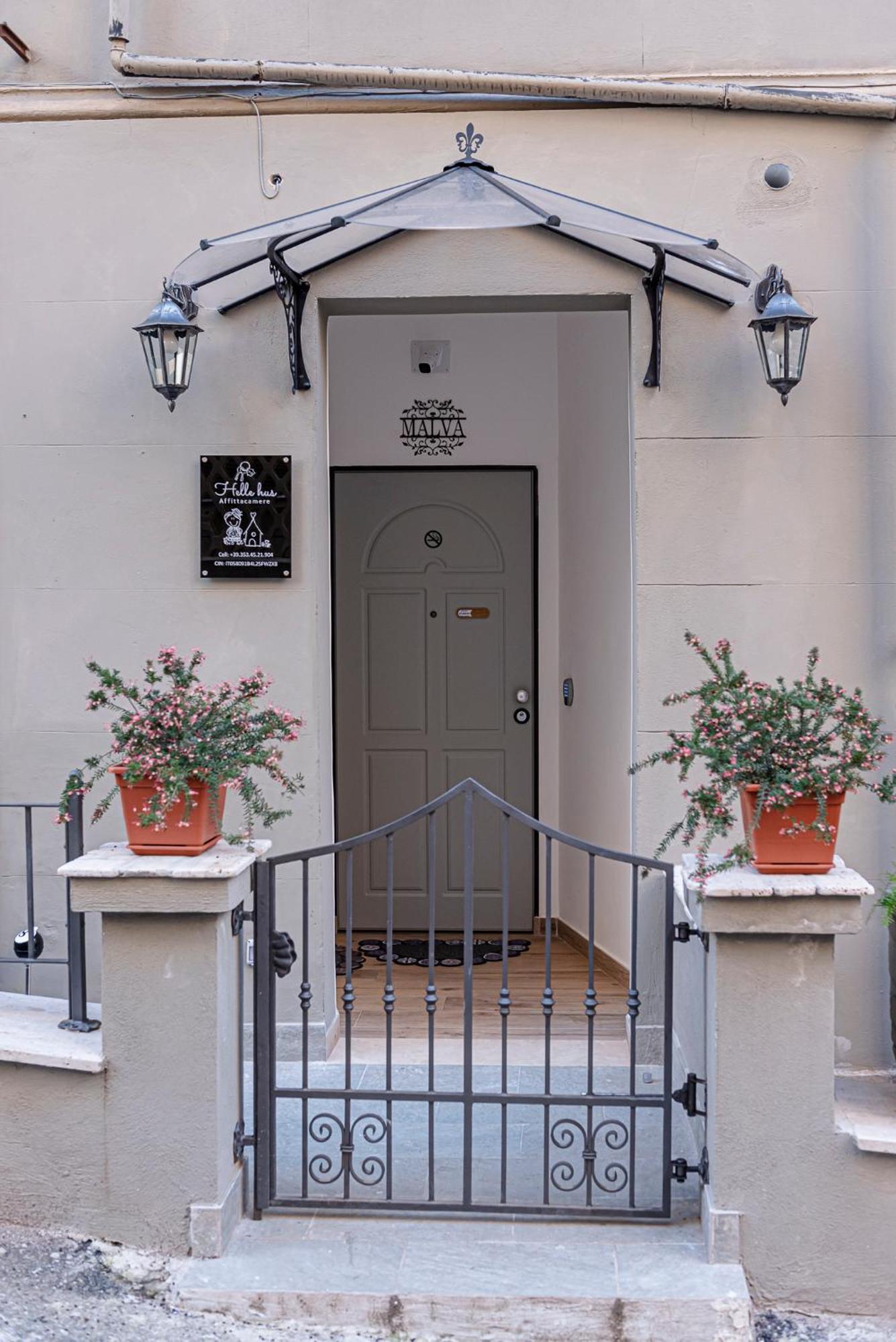 Helle Hus Guest House - 200M From Piazza Bologna Metro And 10 Minutes From The Colosseum Экстерьер фото